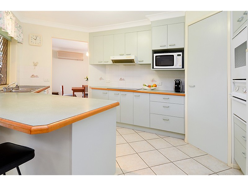 18 Lorenc Place, Bridgeman Downs QLD 4035