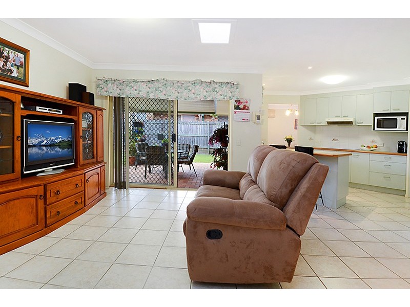 18 Lorenc Place, Bridgeman Downs QLD 4035