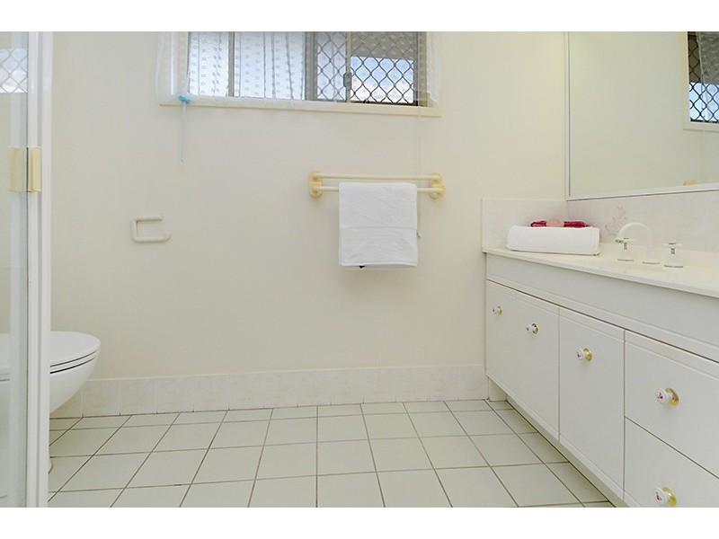 18 Lorenc Place, Bridgeman Downs QLD 4035