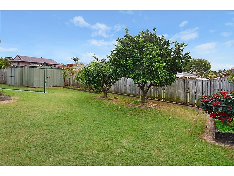 18 Lorenc Place, Bridgeman Downs QLD 4035