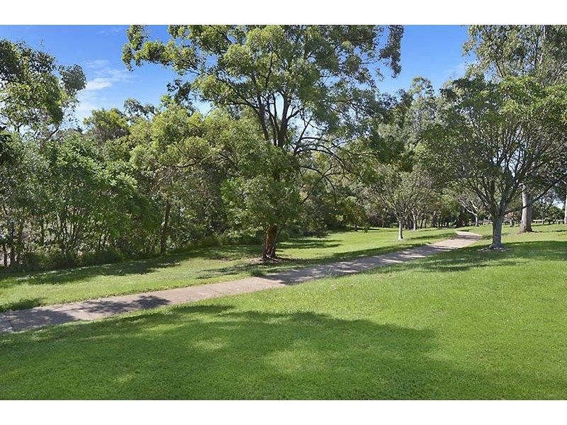 18 Lorenc Place, Bridgeman Downs QLD 4035