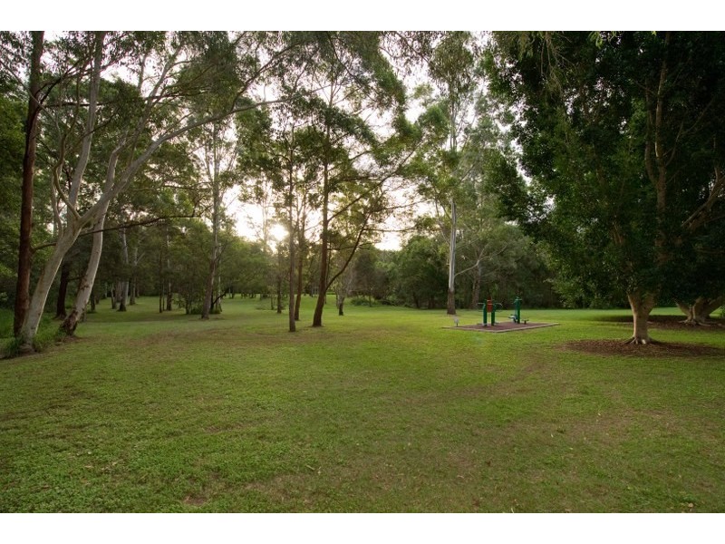 18 Lorenc Place, Bridgeman Downs QLD 4035