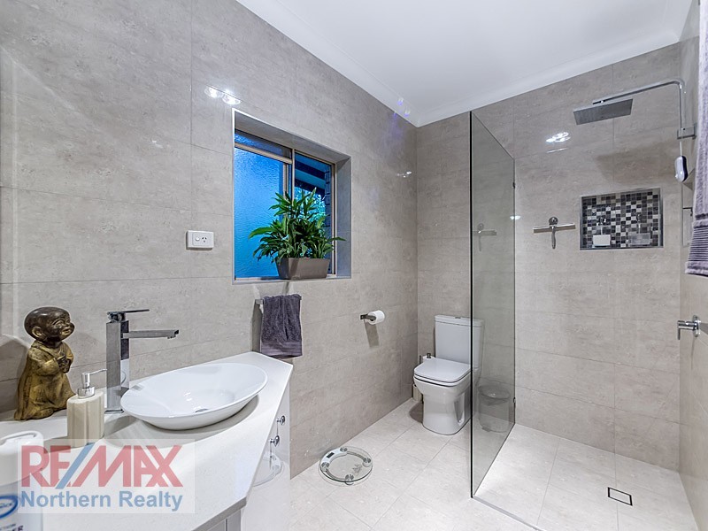 67 CASHMERE LANE, Cashmere QLD 4500