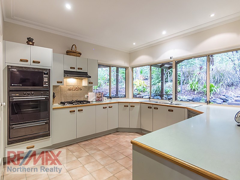 67 CASHMERE LANE, Cashmere QLD 4500