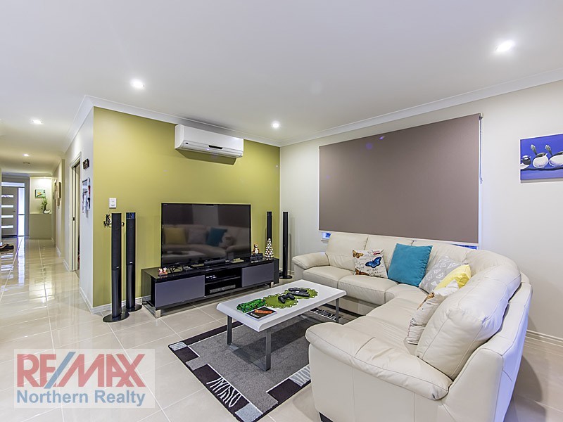 8 Moreton Street, Fitzgibbon QLD 4018