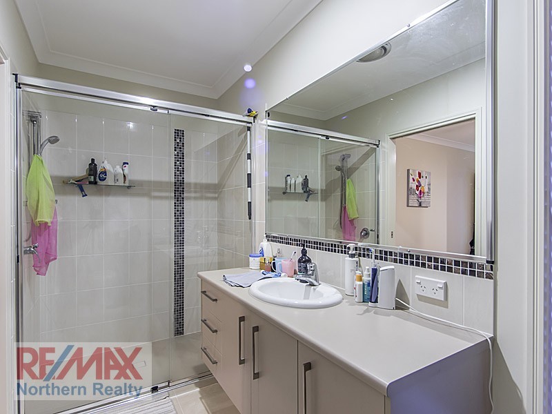 8 Moreton Street, Fitzgibbon QLD 4018