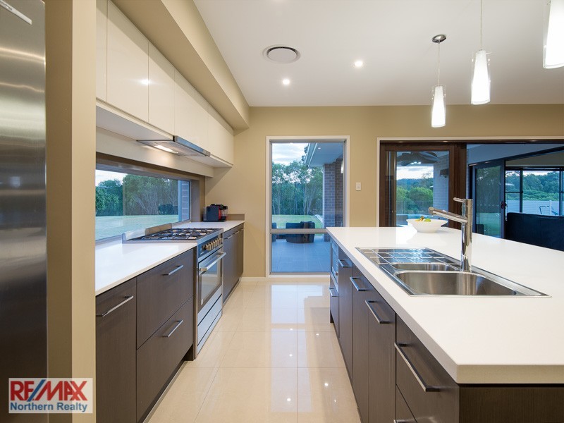 34 Hacker Rd, Cashmere QLD 4500