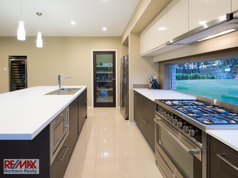 34 Hacker Rd, Cashmere QLD 4500