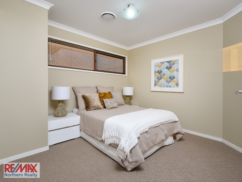 34 Hacker Rd, Cashmere QLD 4500