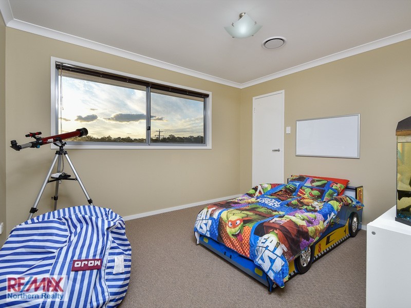 34 Hacker Rd, Cashmere QLD 4500