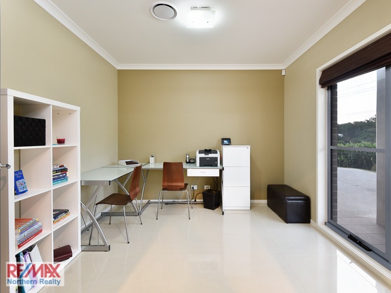 34 Hacker Rd, Cashmere QLD 4500