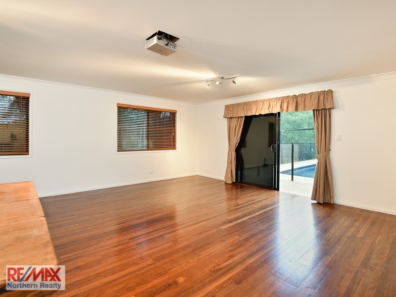 20 Dobsons Road, Clear Mountain QLD 4500