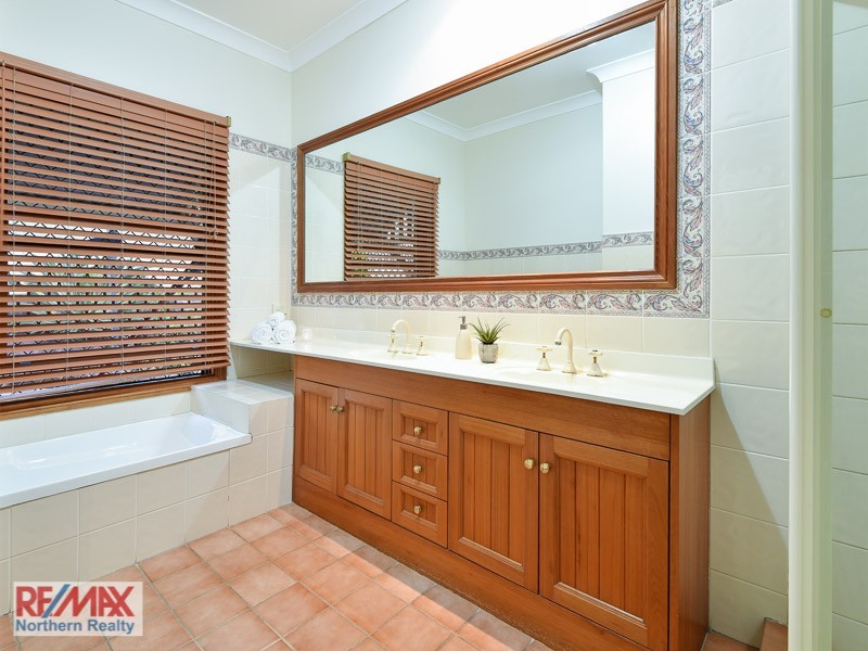 4 Marylin Terrace, Eatons Hill QLD 4037