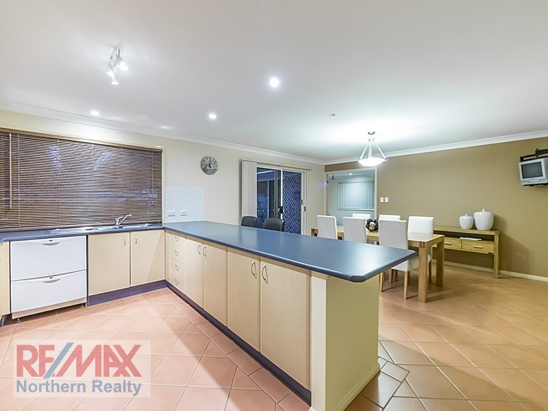 4 Monica Court, Eatons Hill QLD 4037