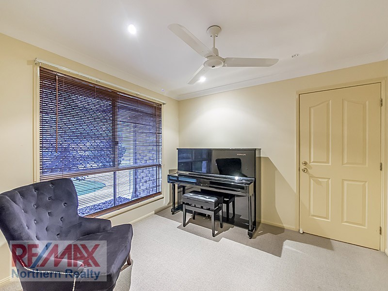 4 Monica Court, Eatons Hill QLD 4037