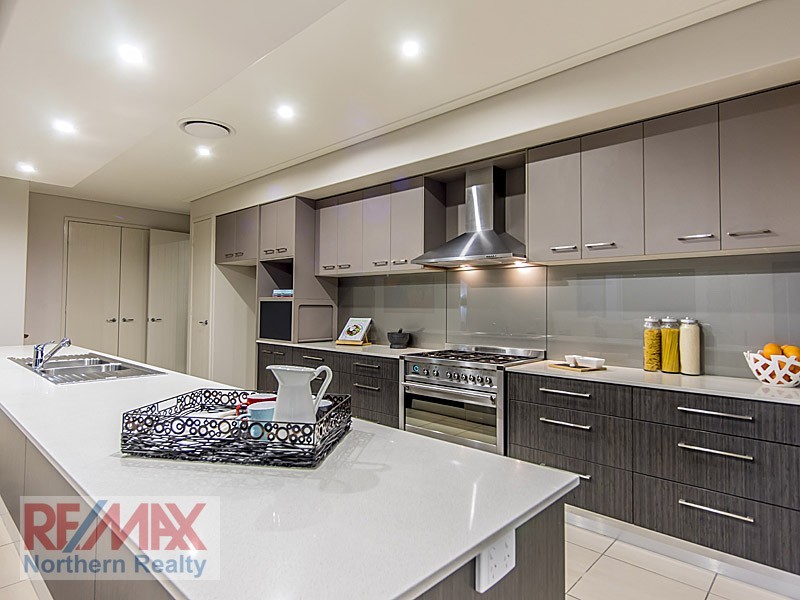 16 Louise ct, Cashmere QLD 4500