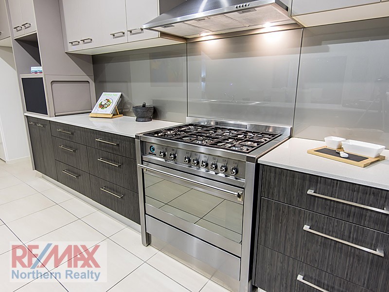 16 Louise ct, Cashmere QLD 4500