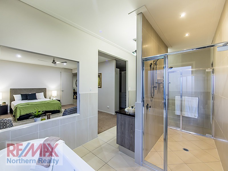 16 Louise ct, Cashmere QLD 4500