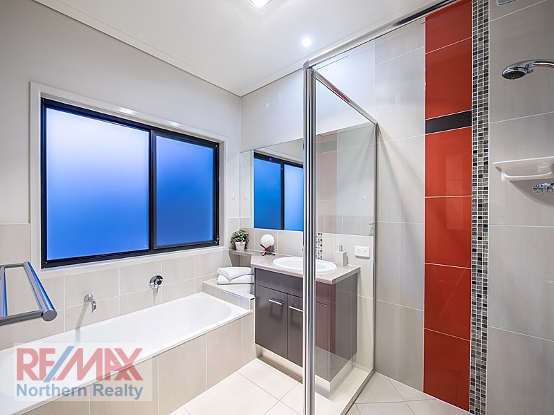 16 Louise ct, Cashmere QLD 4500