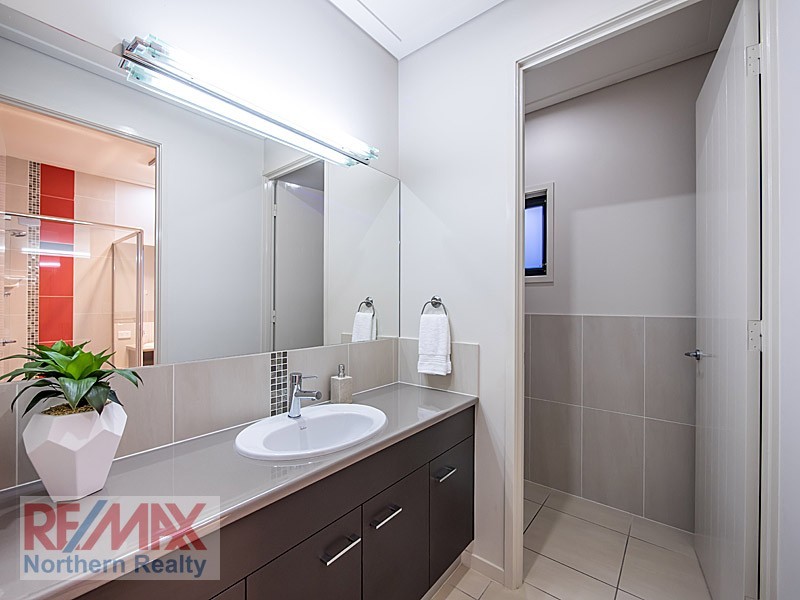 16 Louise ct, Cashmere QLD 4500