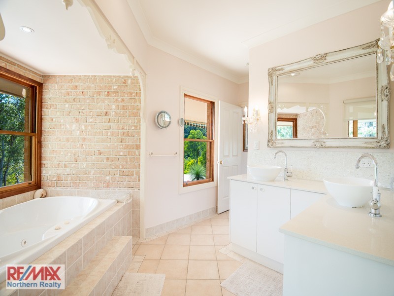 22 Stansell Court, Draper QLD 4520