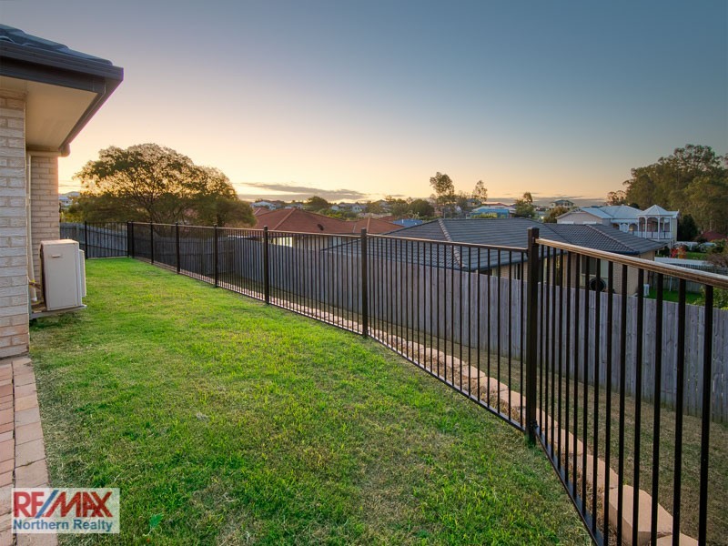 4 Curlew Court, Warner QLD 4500
