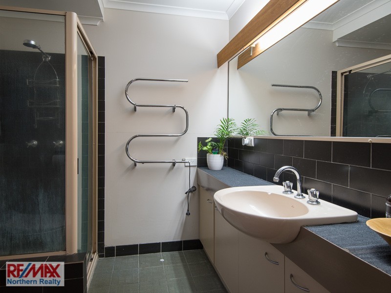 21 Buranda Road, Clear Mountain QLD 4500