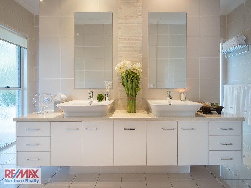 3 Bellbird Court, Cedar Creek QLD 4520