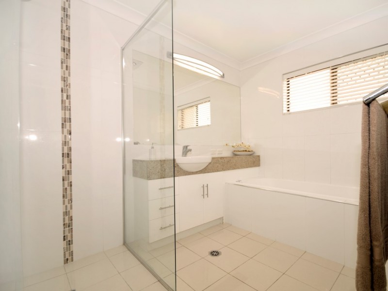 8 Pinecone Court, Bunya QLD 4055