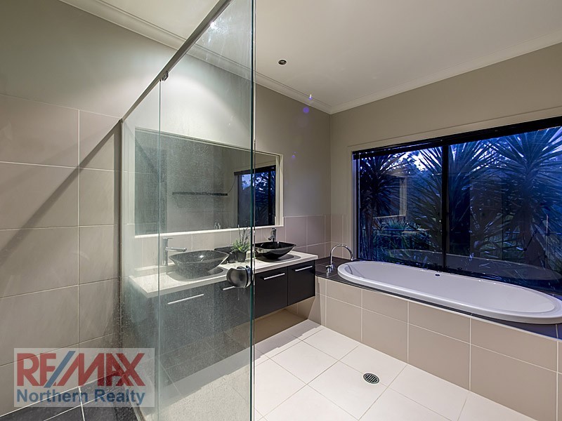 8 Trevor Place, Cashmere QLD 4500