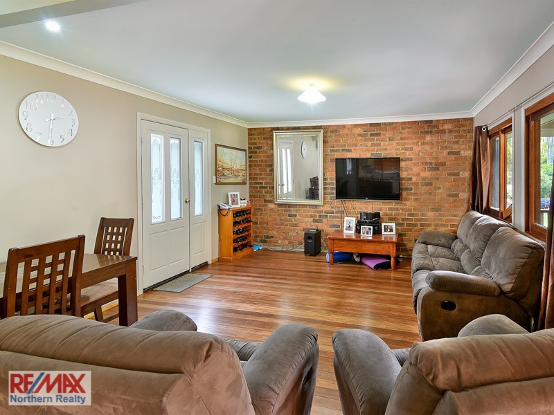 374 Samsonvale Road, Joyner QLD 4500