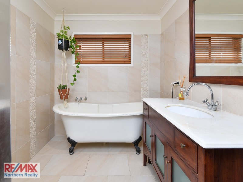 2 Cawarra Street, Carseldine QLD 4034