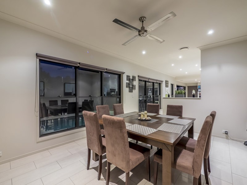 40 Wivenhoe Ave, Albany Creek QLD 4035