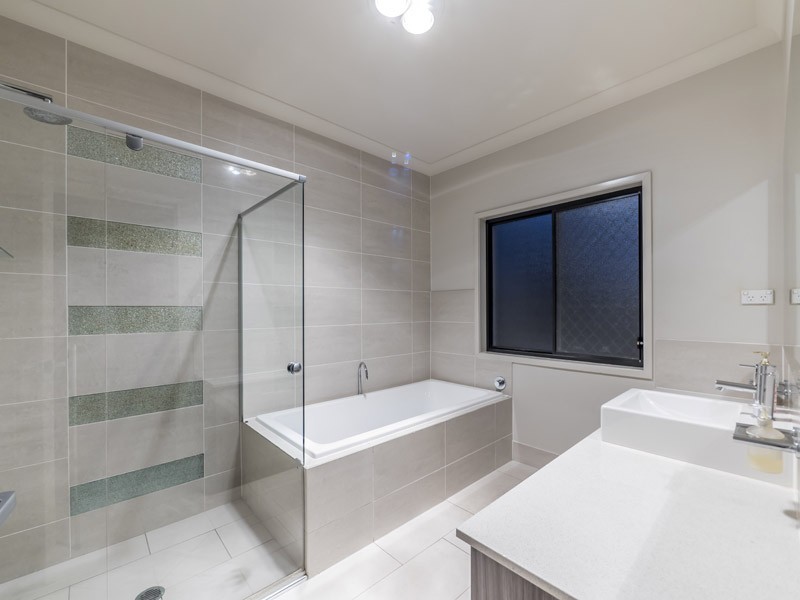 40 Wivenhoe Ave, Albany Creek QLD 4035