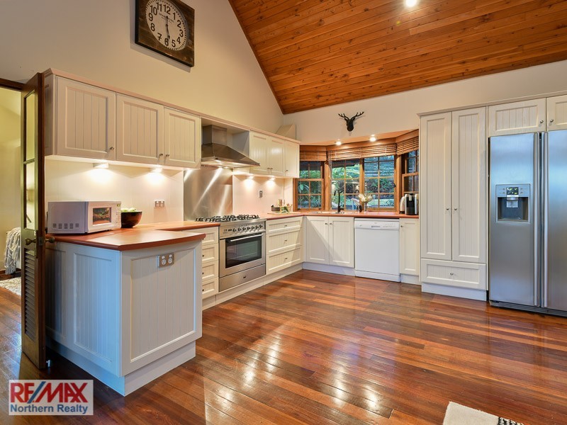 27 Buranda Road, Clear Mountain QLD 4500