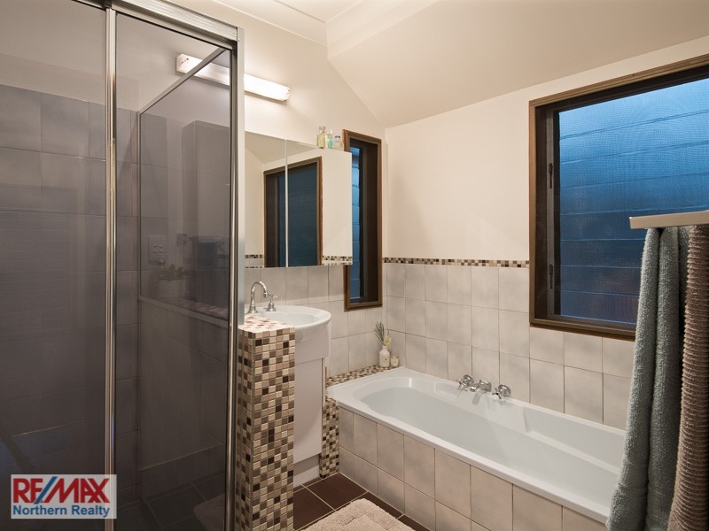 27 Buranda Road, Clear Mountain QLD 4500