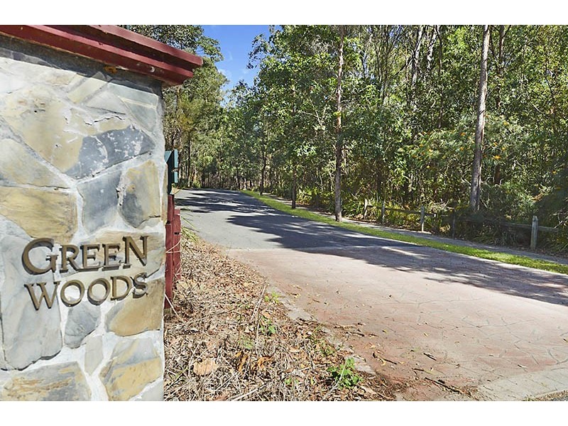 2 Highland Place, Bridgeman Downs QLD 4035