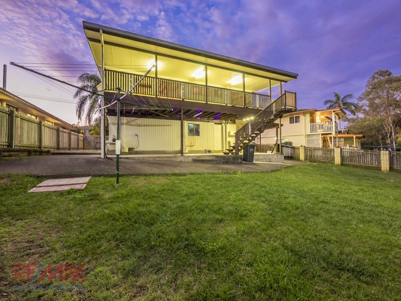 27 Woodbury Ave, Bray Park QLD 4500