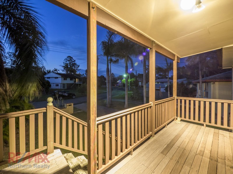 27 Woodbury Ave, Bray Park QLD 4500