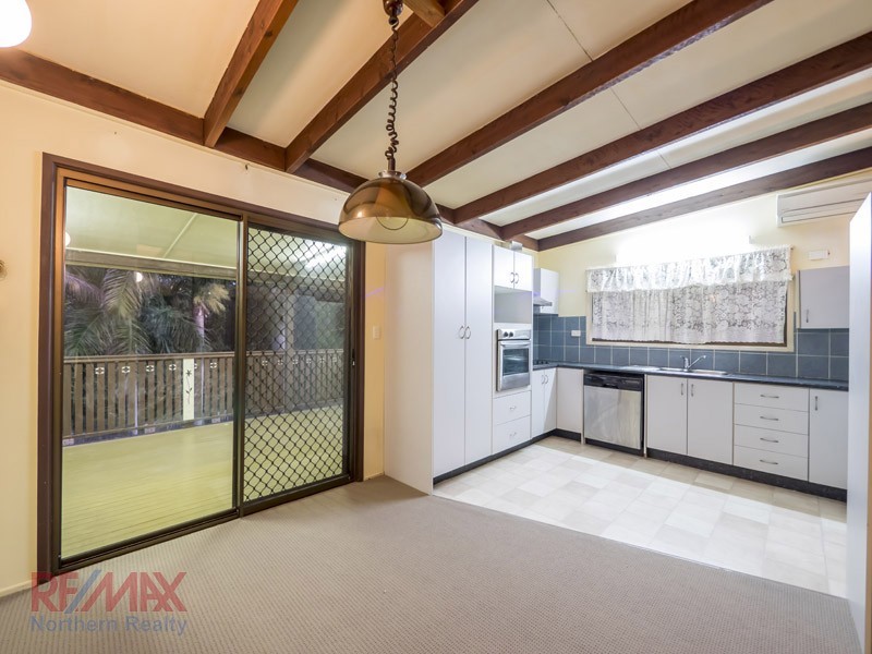 27 Woodbury Ave, Bray Park QLD 4500