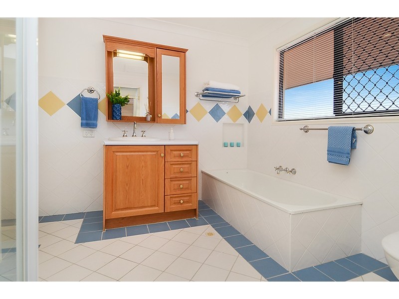 28 Alba Place, Bridgeman Downs QLD 4035