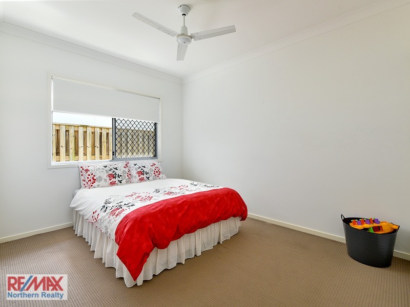 10 Crossing Drive, Eatons Hill QLD 4037