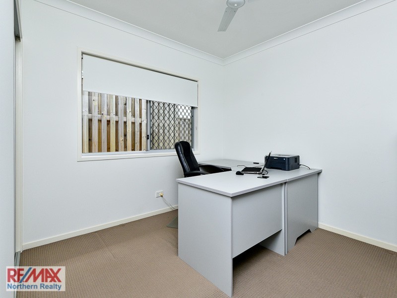 10 Crossing Drive, Eatons Hill QLD 4037