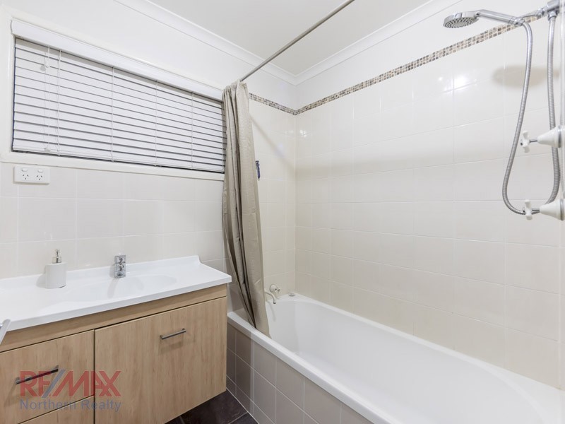 27 Bevlin Ct, Albany Creek QLD 4035