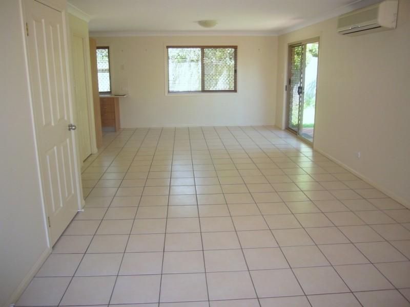 9/11 Ahern Street, Kallangur QLD 4503