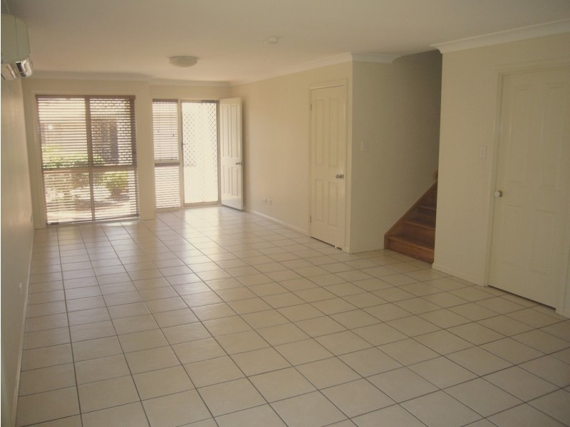 9/11 Ahern Street, Kallangur QLD 4503