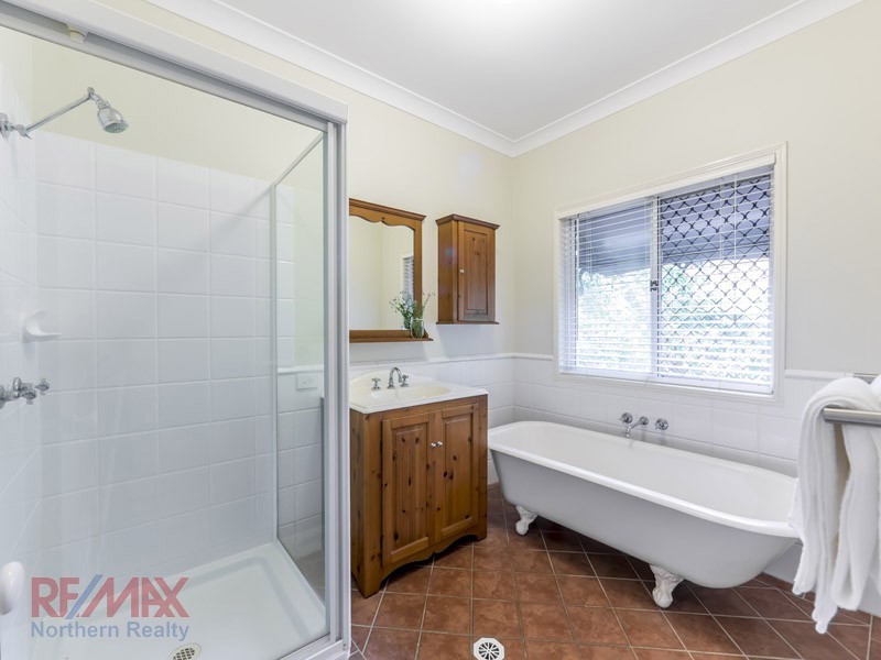 5 Mascotte Ct, Eatons Hill QLD 4037