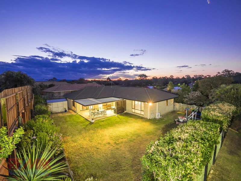 38 Hunter Cct, Petrie QLD 4502