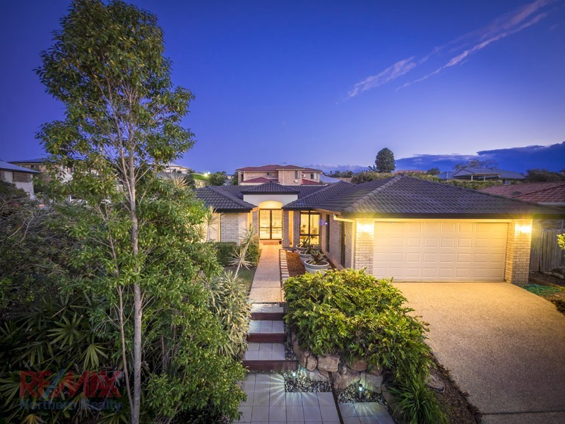 38 Hunter Cct, Petrie QLD 4502