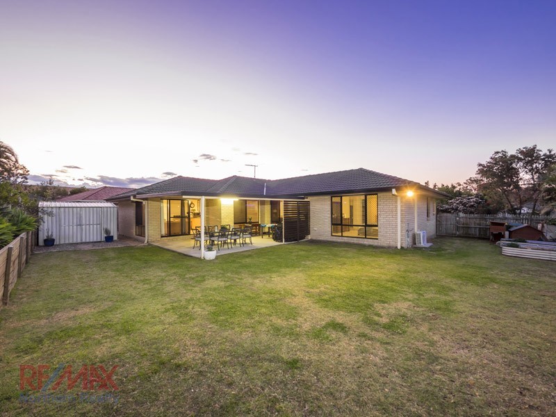 38 Hunter Cct, Petrie QLD 4502